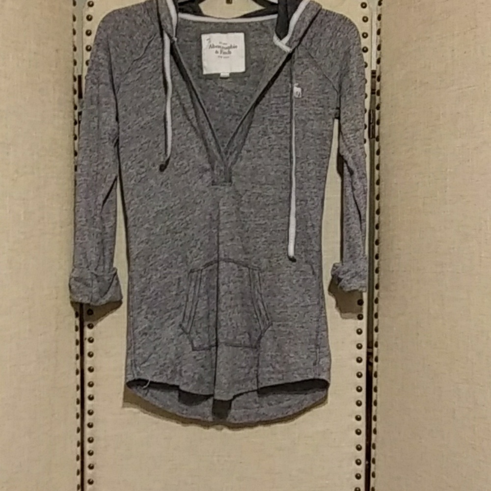 Abercrombie & Fitch 3/4 Sleeve Deep Plunge Hoodie
